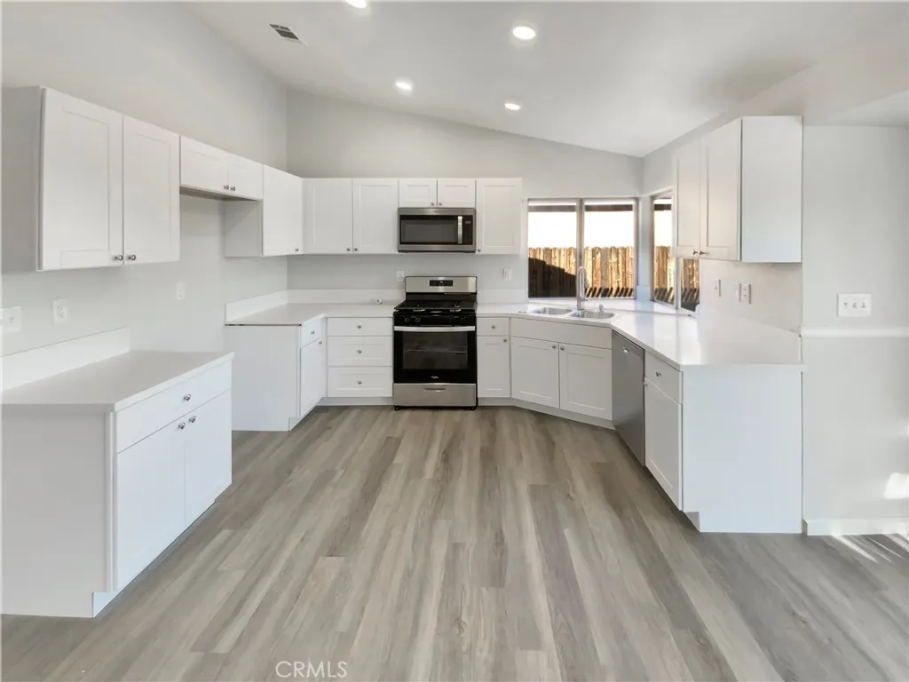 Additional image 10 of 13197 Snowview Road, Victorville, CA 92392