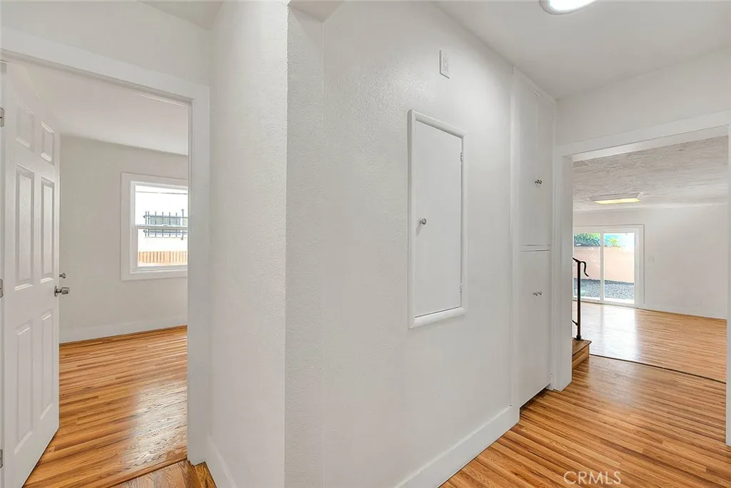 Additional image 112 of 547 W 106th St, Los Angeles, CA 90044