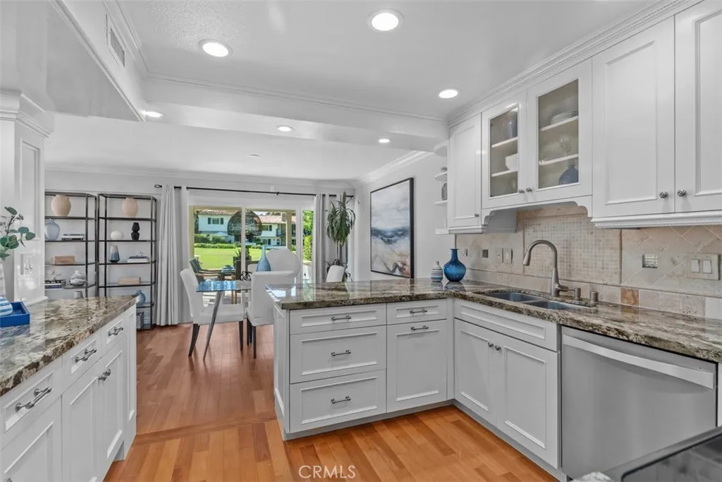 Additional image 16 of 525 Vista Flora, Newport Beach, CA 92660