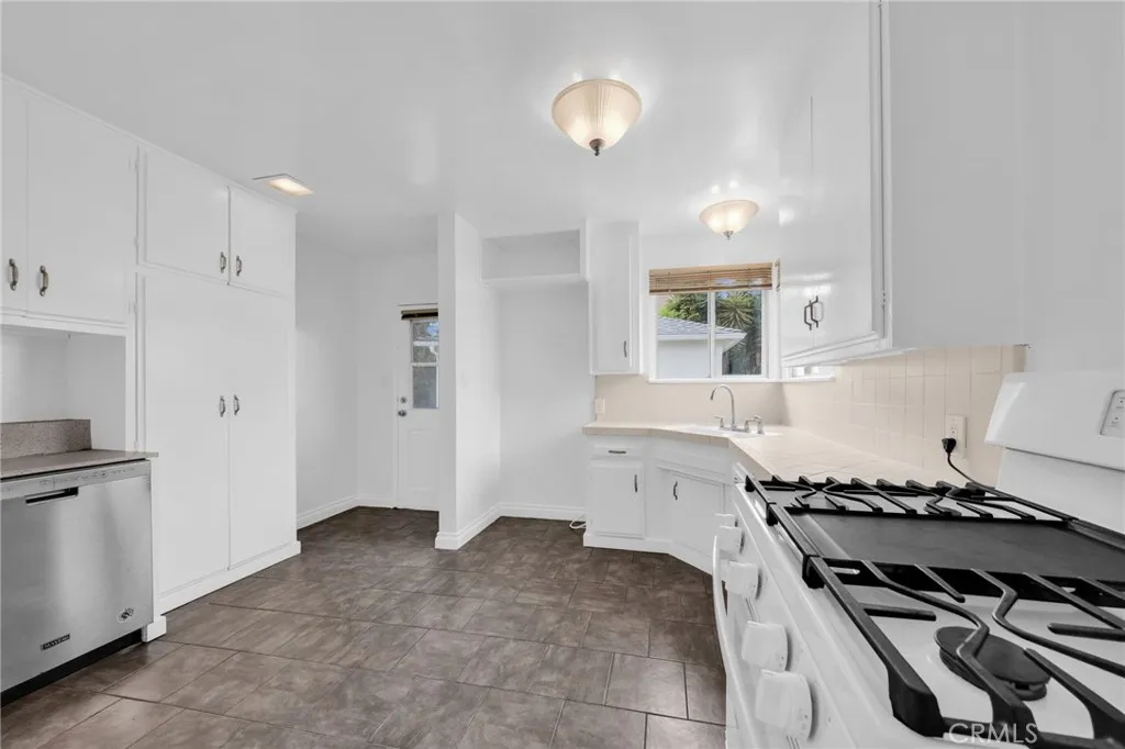 Additional image 12 of 8301 Reading Avenue, Los Angeles, CA 90045