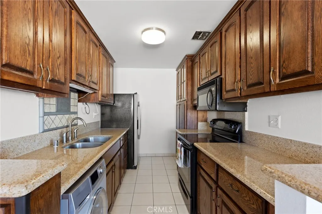 Additional image 4 of 5400 Newcastle Avenue Unit 56, Encino, CA 91316