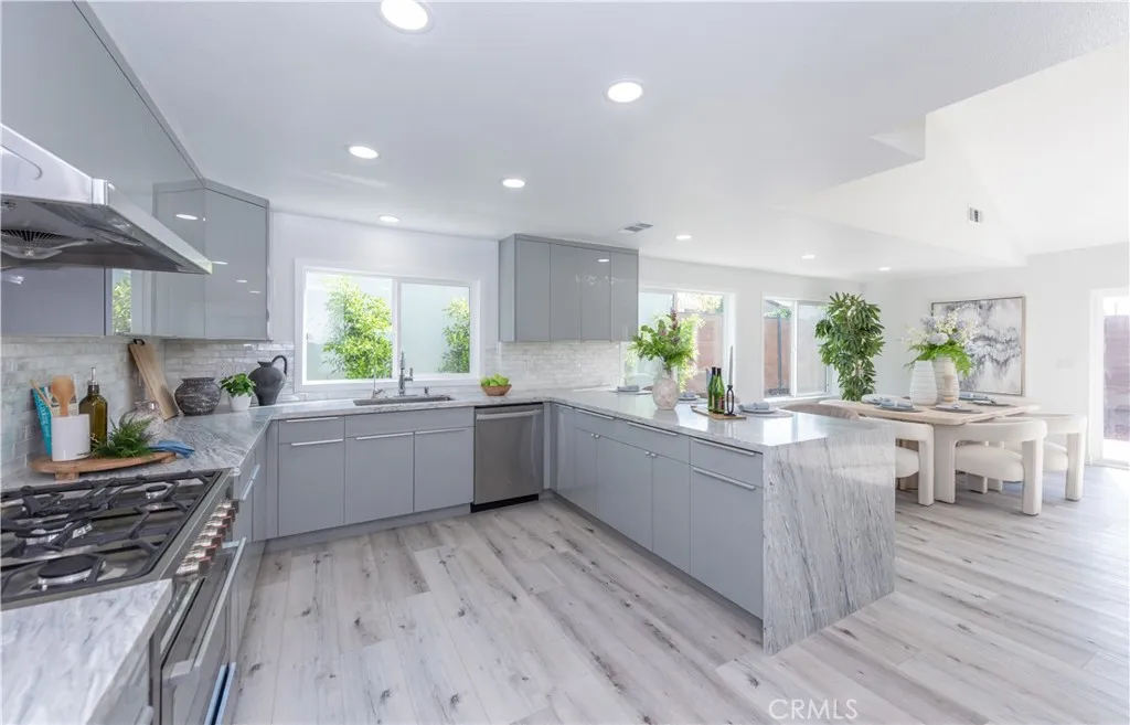 Additional image 33 of 39 Cape Cod, Irvine, CA 92620