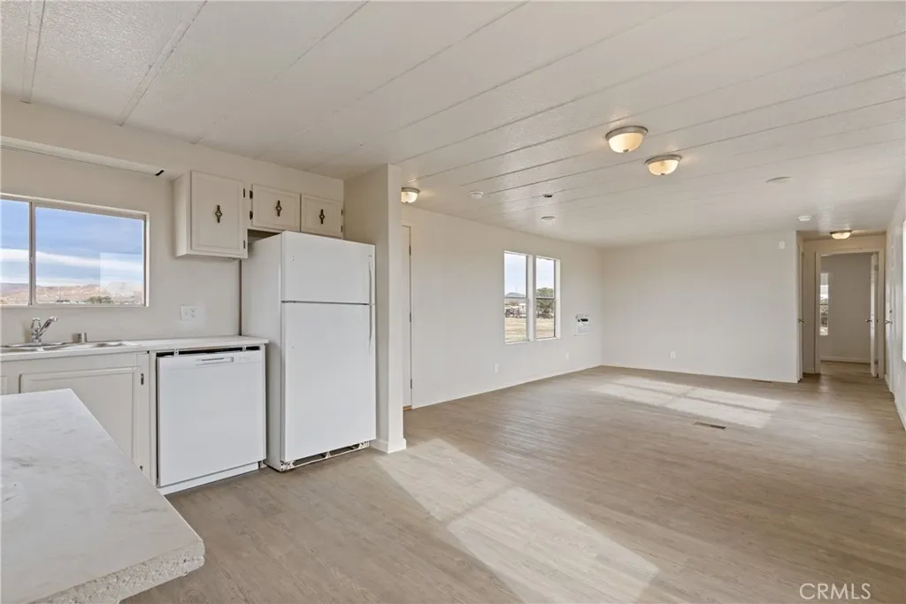 Additional image 31 of 6173 Holiday Ave, Rosamond, CA 93560