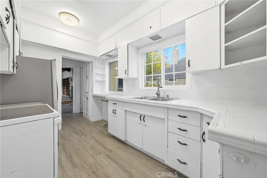 Additional image 11 of 929 Descanso Drive, La Canada Flintridge, CA 91011