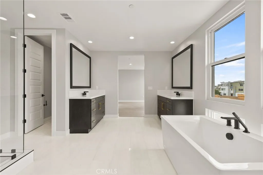 Additional image 38 of 204 Stage, Irvine, CA 92618