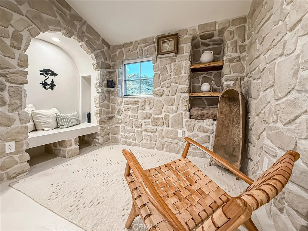 Additional image 115 of 33239 Mulholland Highway, Malibu, CA 90265