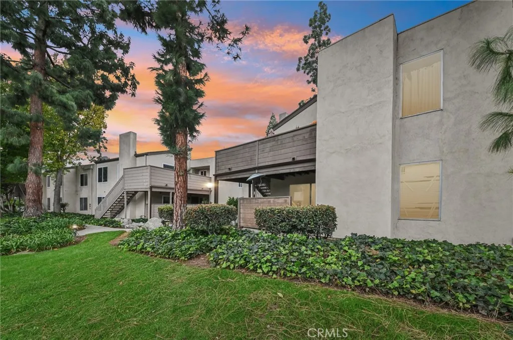 1430 Cabrillo Park Unit B, Santa Ana, CA 92701