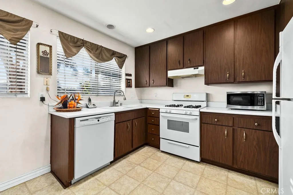 Additional image 42 of 35 Firwood, Irvine, CA 92604