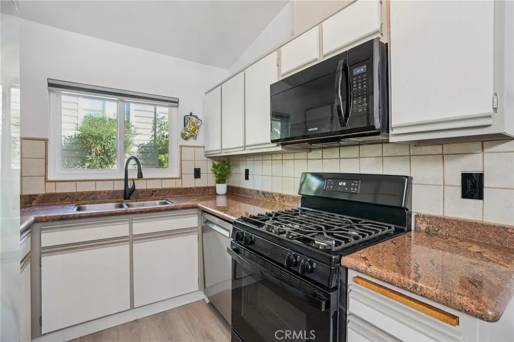 Additional image 34 of 11377 Osborne Place Unit 13, Sylmar, CA 91342