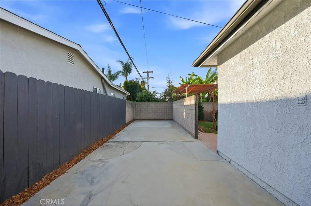 Additional image 92 of 5990 E El Paseo, Long Beach, CA 90815