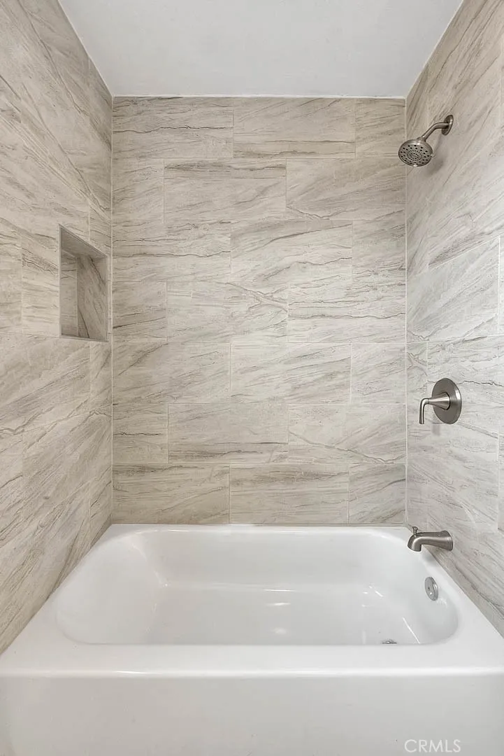 Additional image 98 of 547 W 106th St, Los Angeles, CA 90044