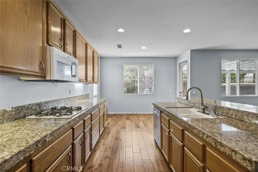 Additional image 8 of 40733 Gleneagles Court, Palmdale, CA 93551