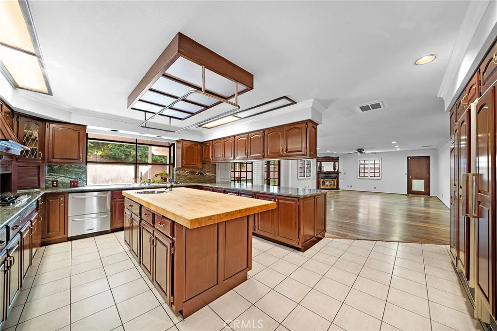 Additional image 11 of 1851 Pitcairn Dr, Costa Mesa, CA 92626