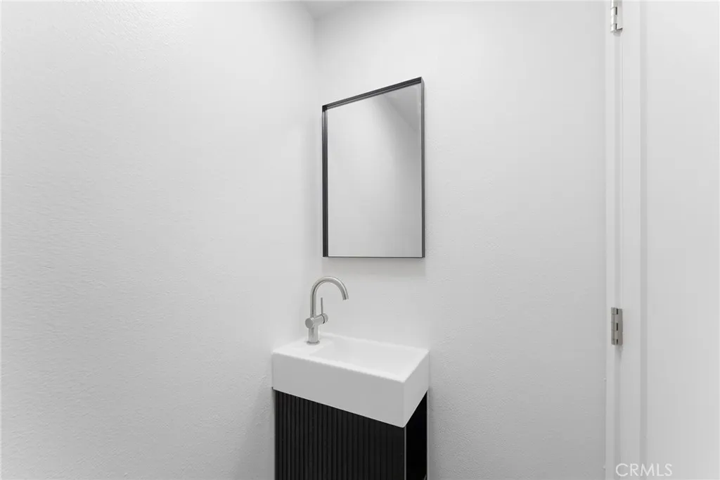 Additional image 42 of 10219 Pinewood Unit 2, Tujunga, CA 91042