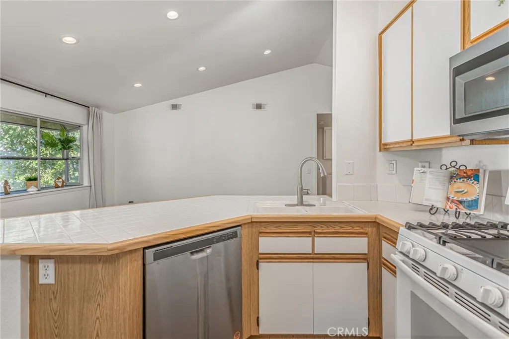 Additional image 17 of 28630 Newcastle Rd, Highland, CA 92346