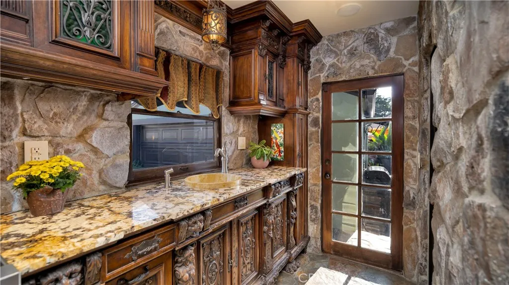 Additional image 28 of 2510 N Park Boulevard, Santa Ana, CA 92706