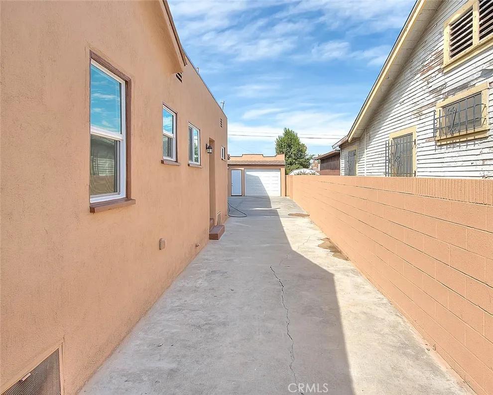 Additional image 130 of 547 W 106th St, Los Angeles, CA 90044