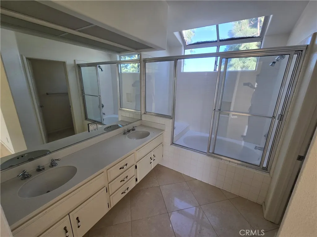 Additional image 14 of 18 Laconia, Irvine, CA 92614