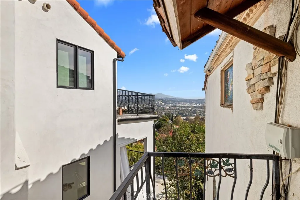 Additional image 20 of 3916 Carnavon, Los Angeles, CA 90027