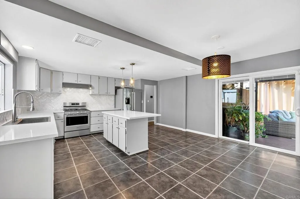 Additional image 3 of 7680 Seneca Place, La Mesa, CA 91942