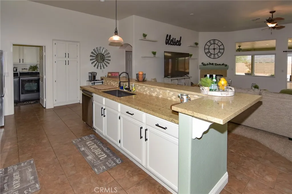 Additional image 22 of 14159 Fresian Avenue, Apple Valley, CA 92307