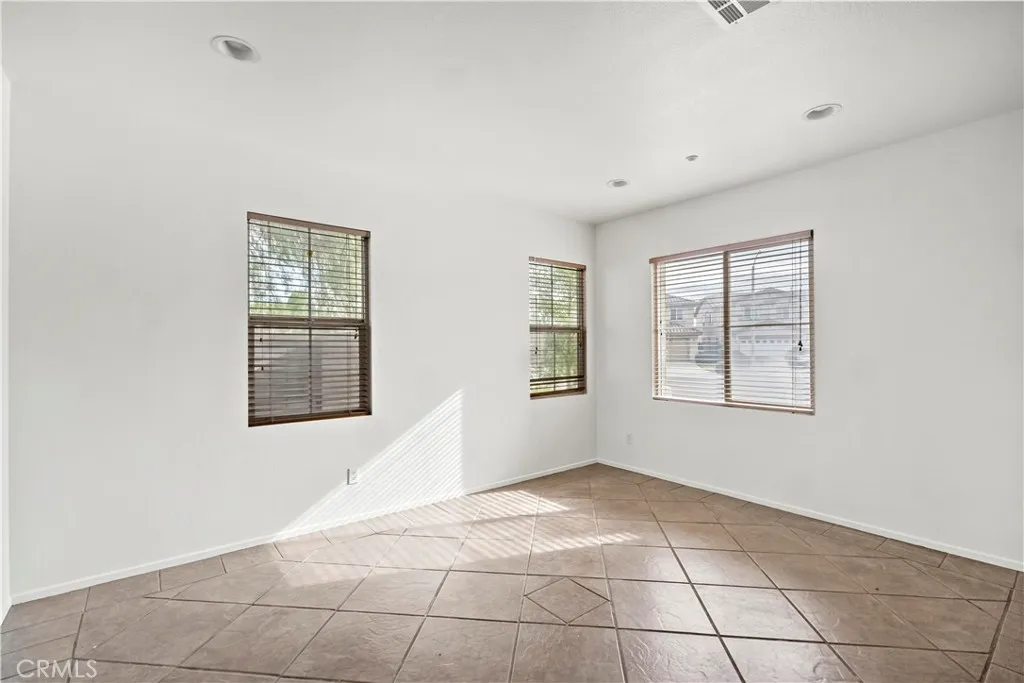 Additional image 8 of 16198 Lake Padden Ln, Fontana, CA 92336