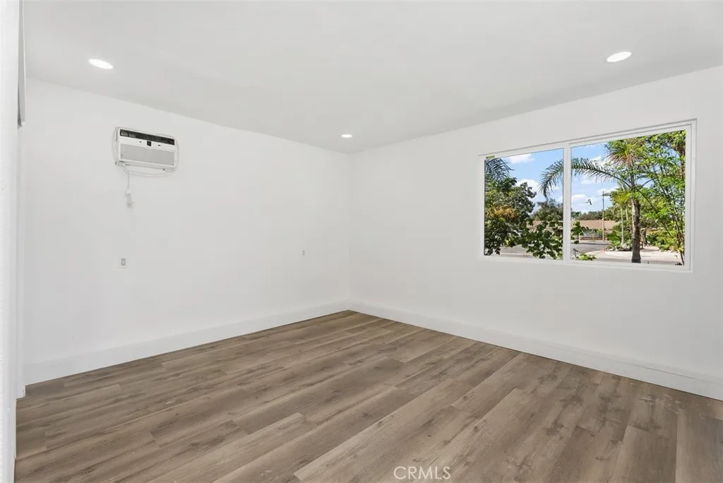 Additional image 14 of 913 S Diamond St, Santa Ana, CA 92704