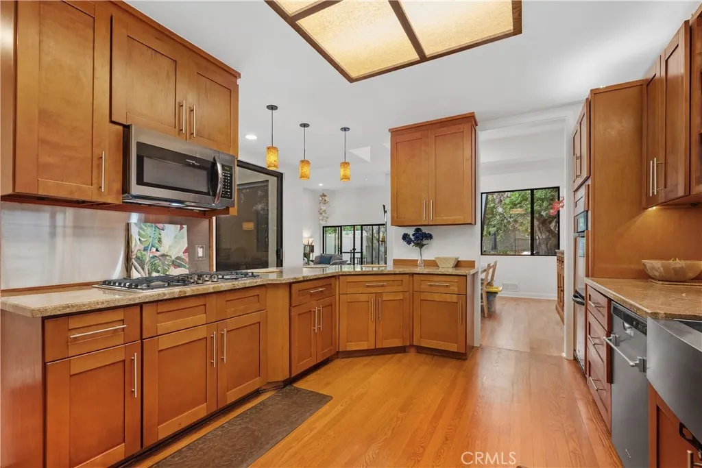 Additional image 20 of 341 S Meadows Ave, Manhattan Beach, CA 90266