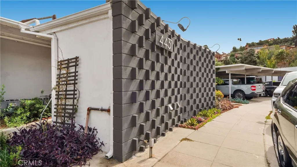 4431 Don Ricardo Drive Unit 20, Los Angeles, CA 90008