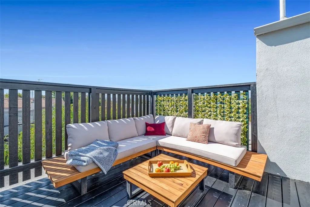 Additional image 80 of 18645 Hatteras Street Unit 230, Tarzana, CA 91356