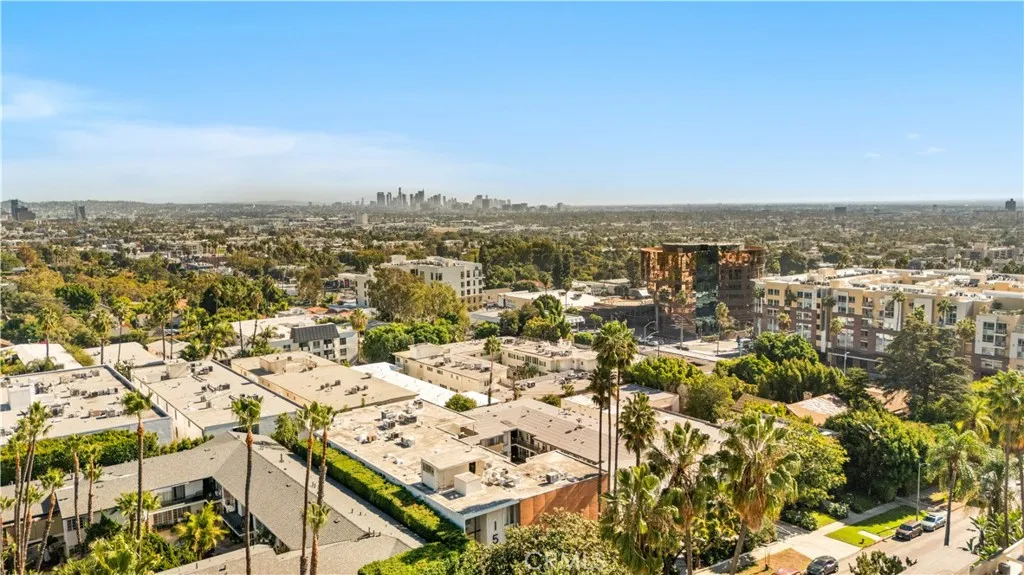 Additional image 83 of 1550 N Laurel Avenue N Unit 203, Los Angeles, CA 90046