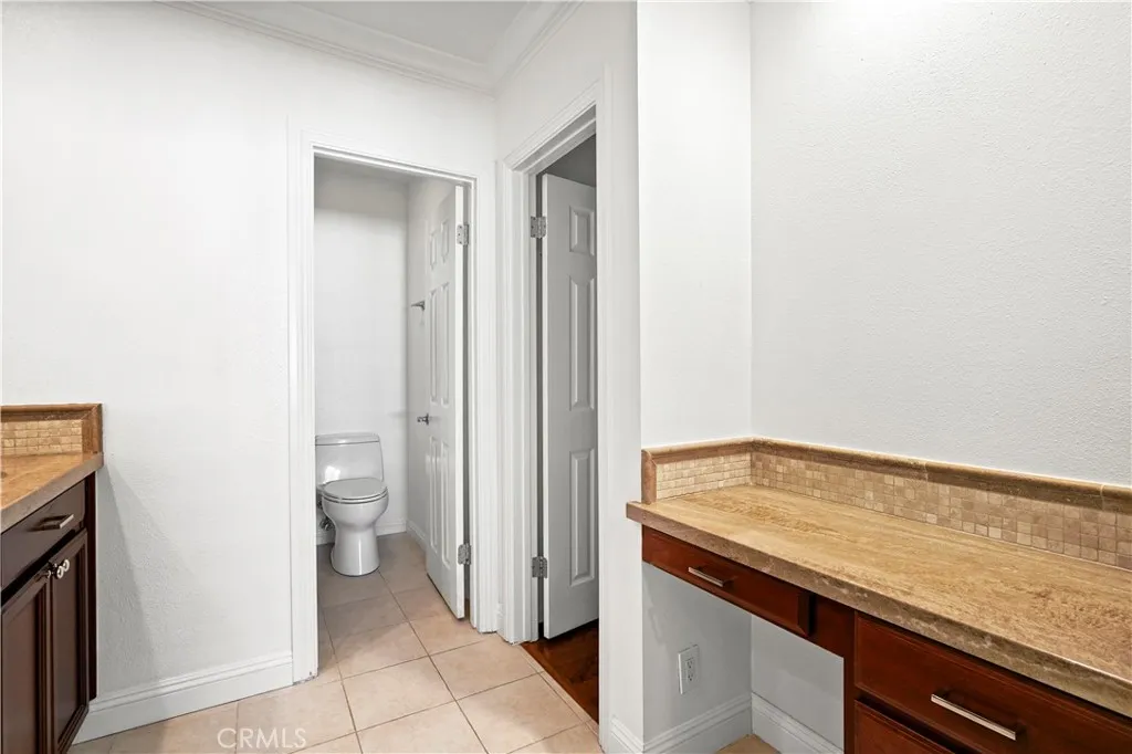 Additional image 22 of 18409 Collins Street Unit D, Tarzana, CA 91356