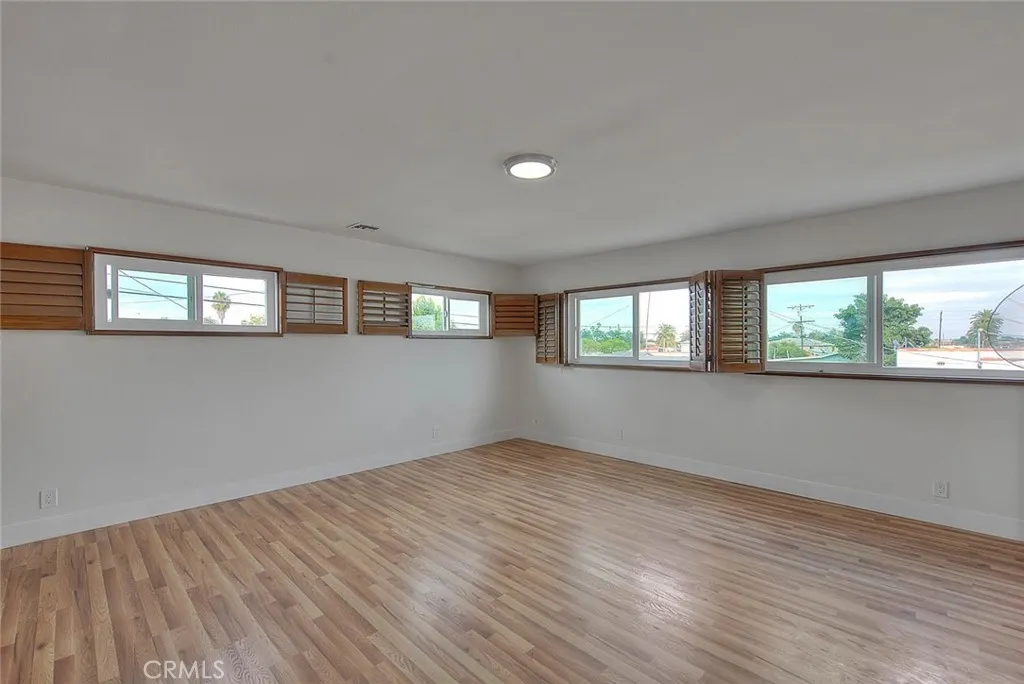 Additional image 124 of 547 W 106th St, Los Angeles, CA 90044