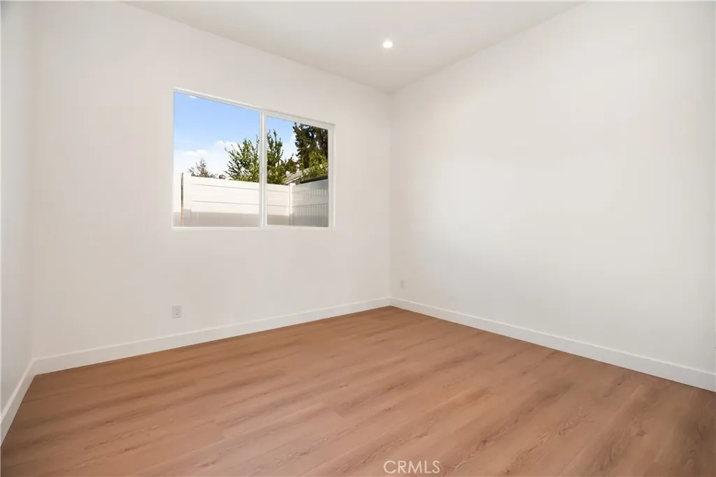 Additional image 136 of 6935 Jellico Avenue, Lake Balboa, CA 91406