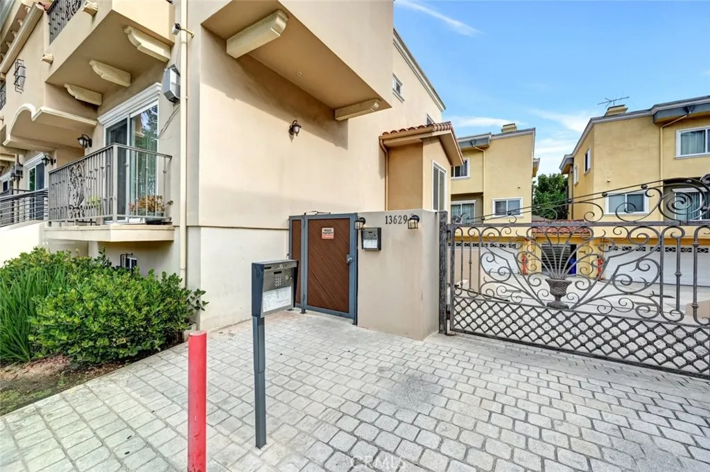 Additional image 85 of 13629 Wyandotte Street Unit 111, Van Nuys, CA 91405