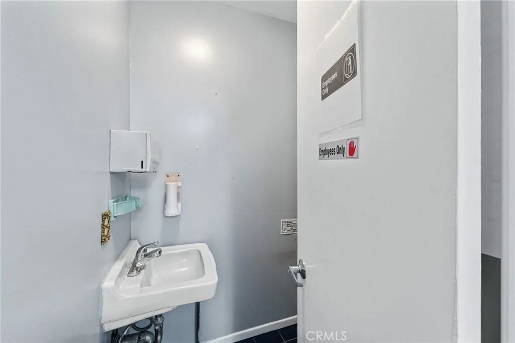 Additional image 22 of 3535 E 7th St, Long Beach, CA 90804