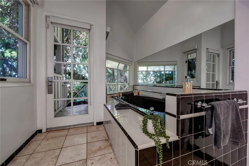 Additional image 72 of 11771 Laurelwood, Studio City, CA 91604