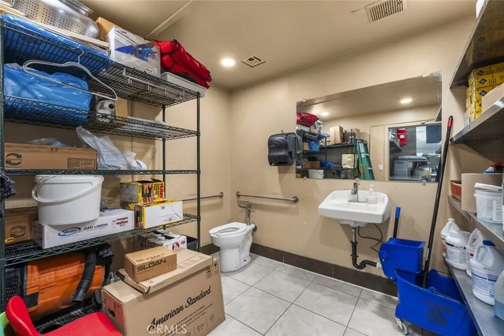 Additional image 73 of 12061 Strathern Street, North Hollywood, CA 91605