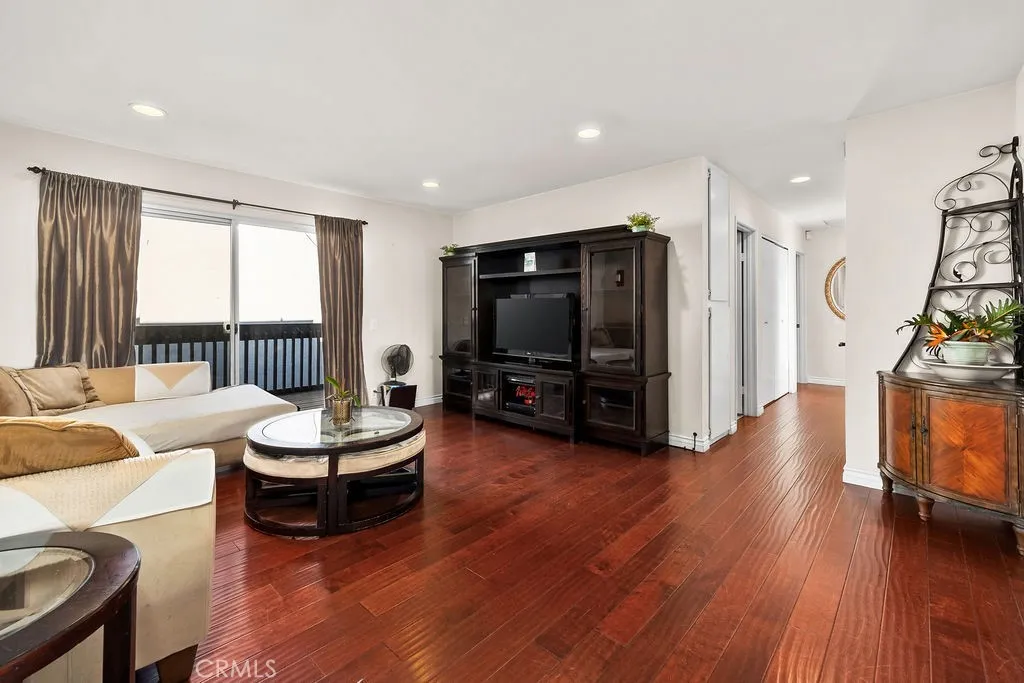 Additional image 3 of 35 Firwood, Irvine, CA 92604