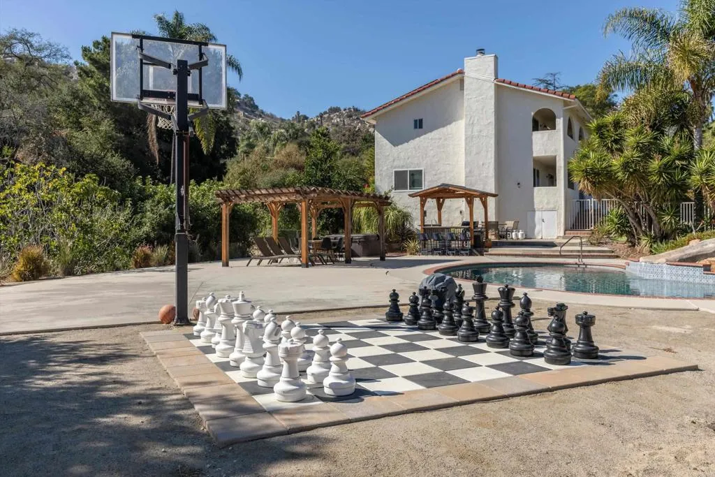 Additional image 130 of 1530 Windsong Lane, Escondido, CA 92026