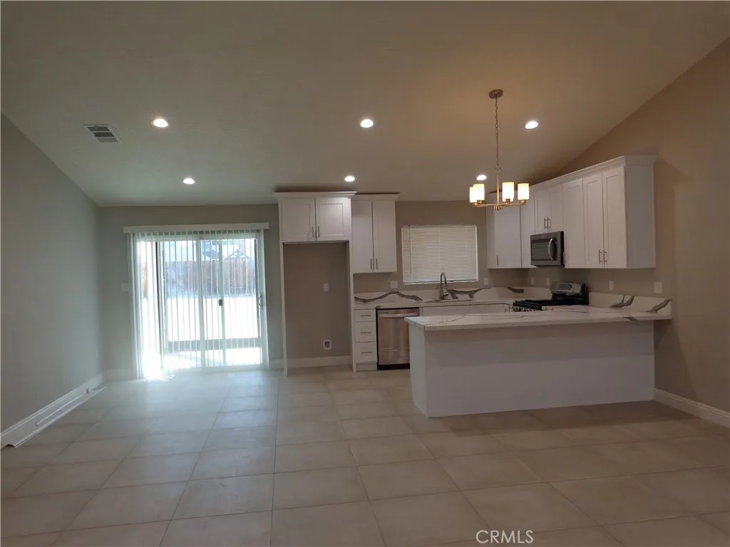 Additional image 5 of 12744 Running Deer Rd, Apple Valley, CA 92308