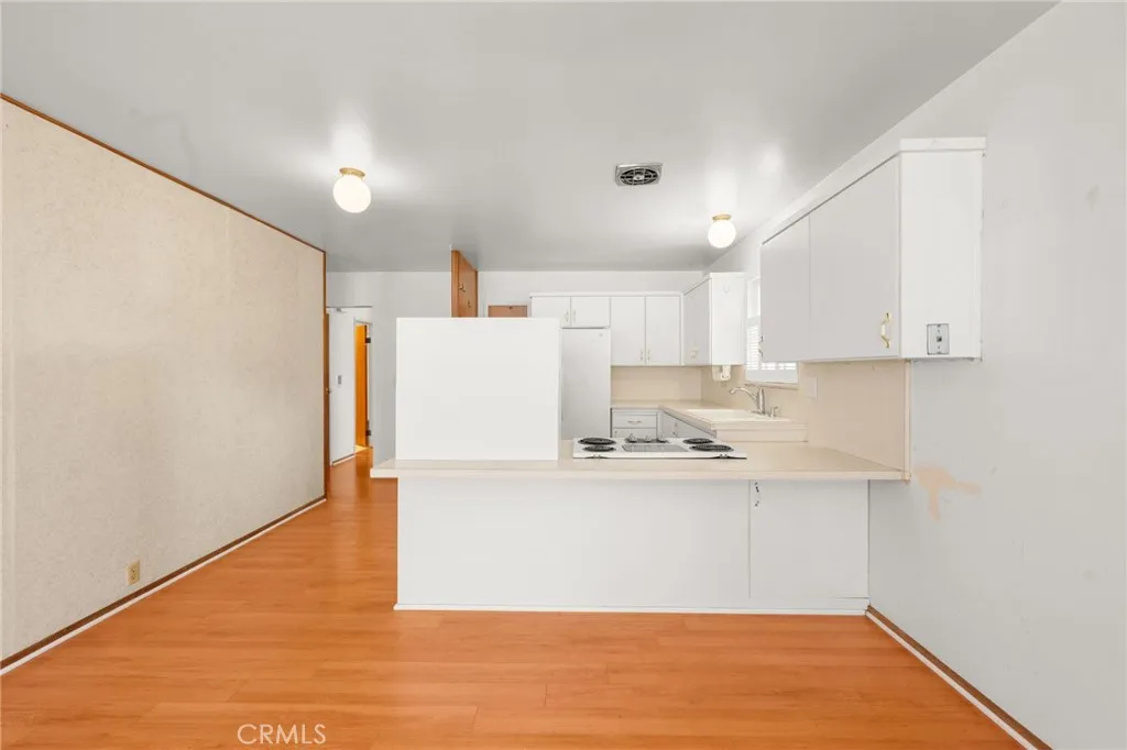 Additional image 14 of 2040 W Glenwood Pl, Santa Ana, CA 92704