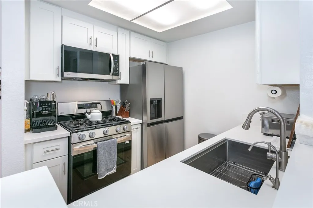 Additional image 30 of 19350 Sherman Way Unit 124, Reseda, CA 91335