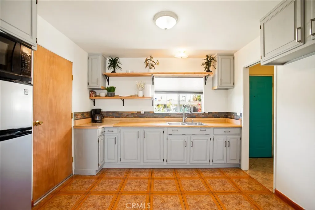 Additional image 8 of 979 N Gardena Ave, Rialto, CA 92376