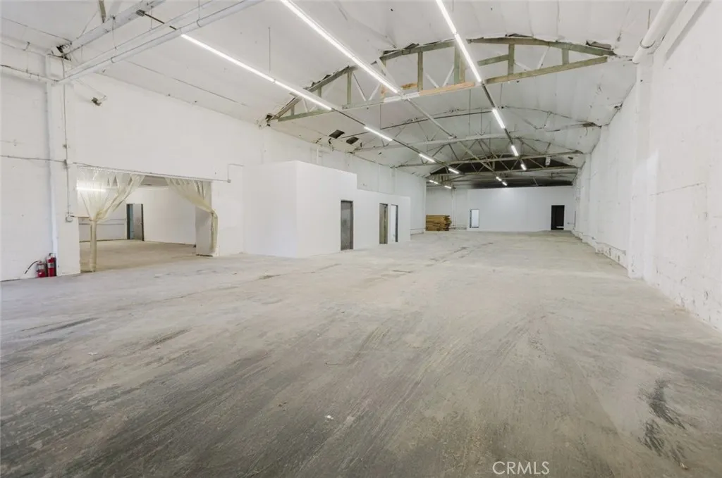 Additional image 48 of 965 E 31st Street, Los Angeles, CA 90011