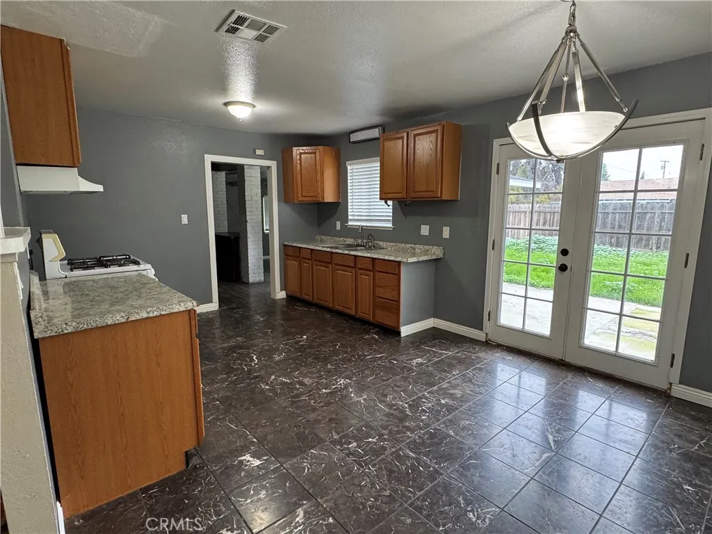 Additional image 14 of 1600 W Robin Drive, Visalia, CA 93291