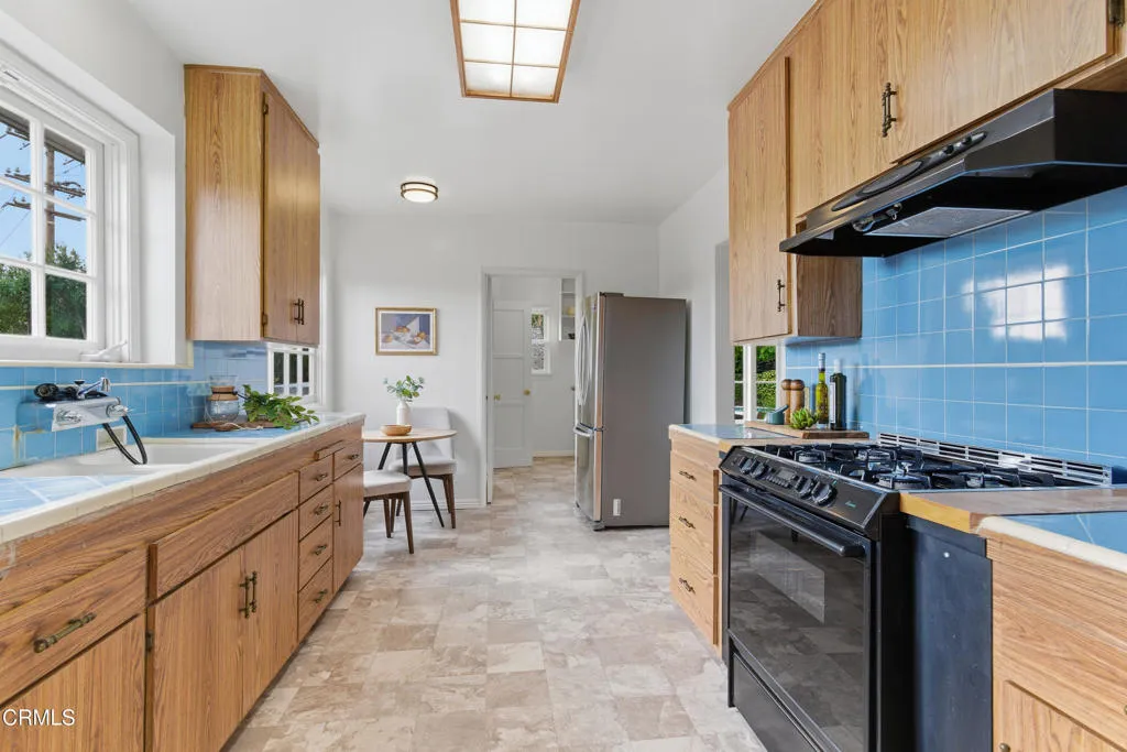 Additional image 6 of 4563 Loma Vista Drive, La Canada Flintridge, CA 91011