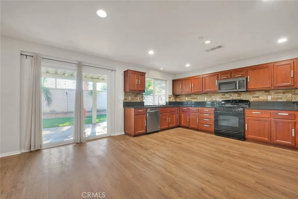 Additional image 10 of 8043 Jamestown Cir, Fontana, CA 92336