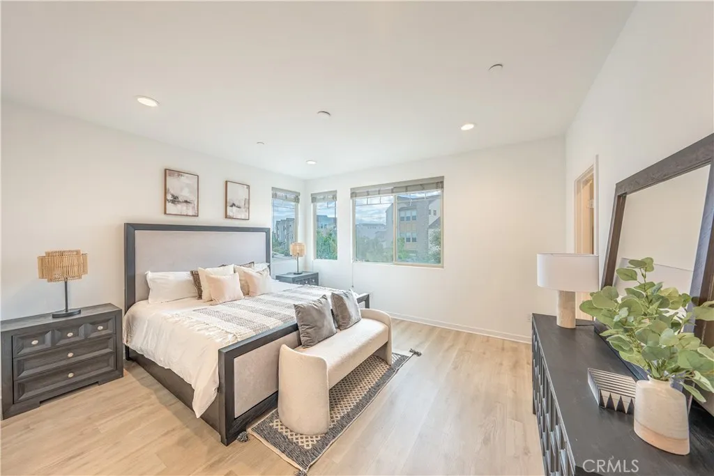 Additional image 9 of 177 Frame, Irvine, CA 92618