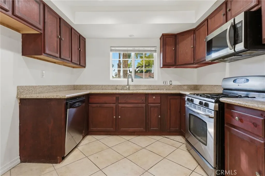 Additional image 17 of 22727 Collins, Woodland Hills, CA 91367